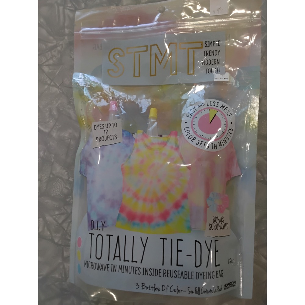 STMT DIY Totally Tie Dye Kit Microwave Fast Set Reusable Bag Bonus Scrunchie